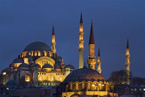  Die Süleymaniye-Moschee: Eine Oase der Ruhe und ein Meisterwerk osmanischer Architektur!