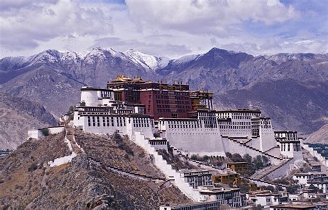 Potala-Palast: Eine Reise durch die Geschichte Tibets und die Inbegriff der spirituellen Macht!